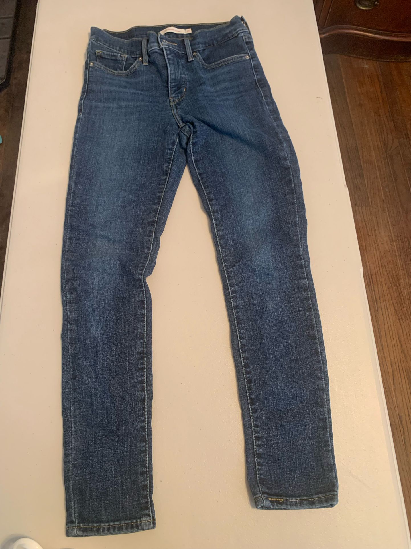 Levi’s 26 Waist Womens Jeans! 