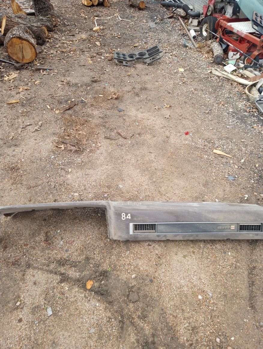 Gmc Dash Pad Clean Part $200 