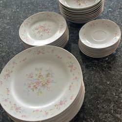 32 Piece Place Setting Dinner Plate Soup Salad Saucer SIV3 SILVERIE China