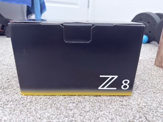 Nikon Z8 like new with box and all accessories