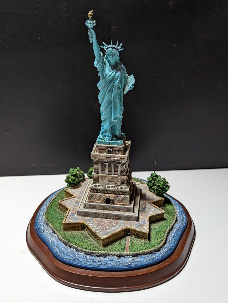 Danbury Mint Statue of Liberty Replica - Commemorative Collectible with Quote Plaque