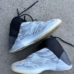 Adidas Yeezy BSKTBL QNTM Mens Size 10 Used W/ Box (FZ4362) VERY GOOD CONDITION