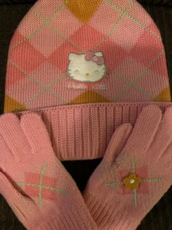 Hello Kitty Beanie and Mittens NEW, Kids