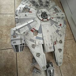 Star Wars Figures 2008 Hasbro Millennium Falcon 