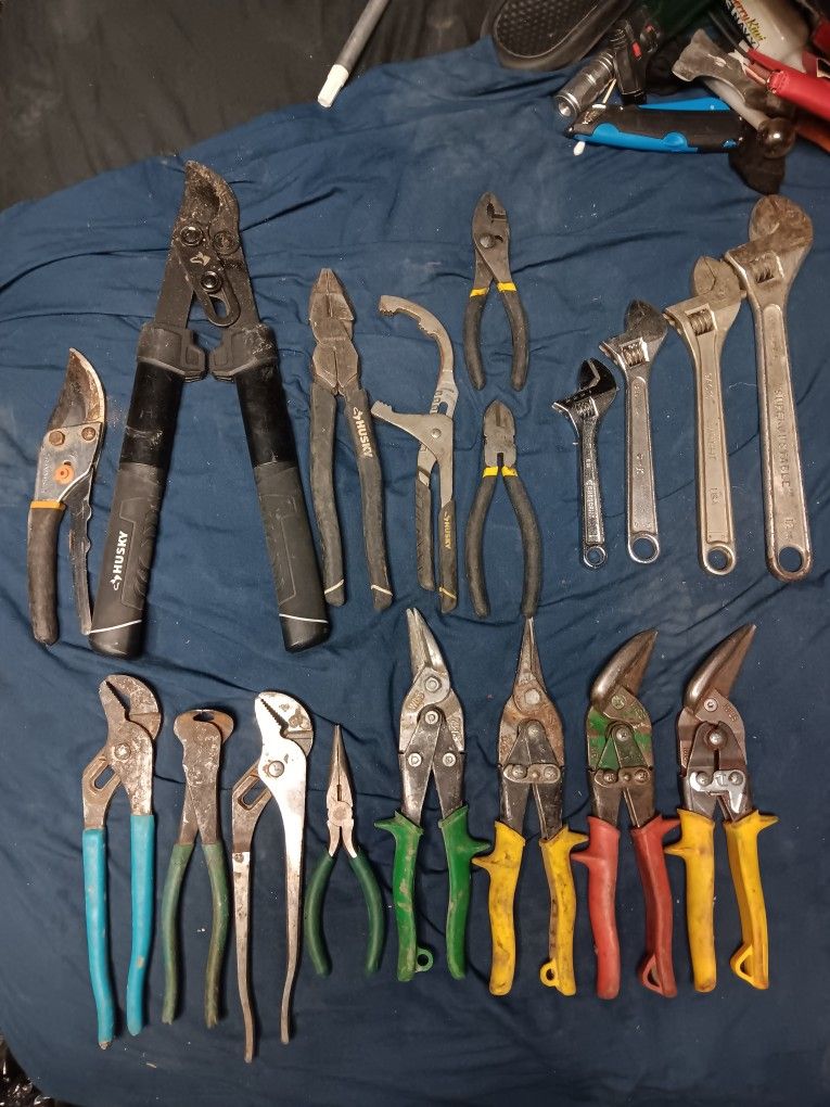 Pliers Mix Channellock Wiss Husky Crescent for Sale in Bell Gardens