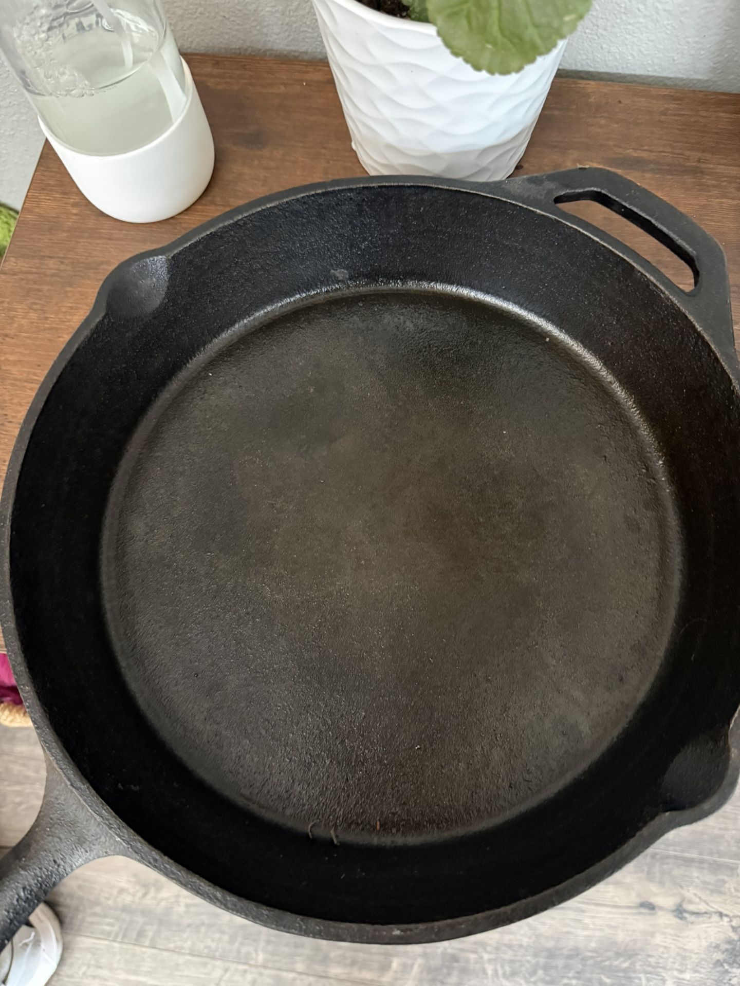 Cast Iron Skillet Large