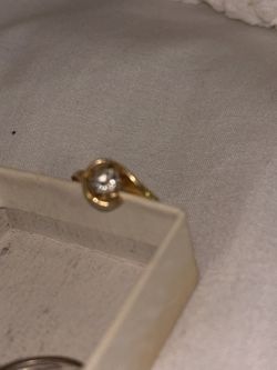 14k Yellow Gold Diamond Ring