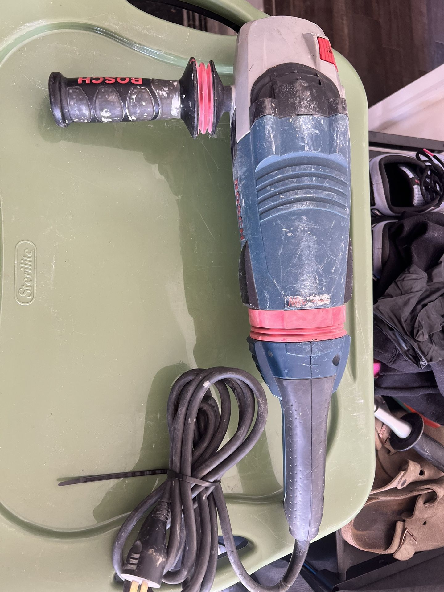 Bosch 7 Inch Large Angle Grinder