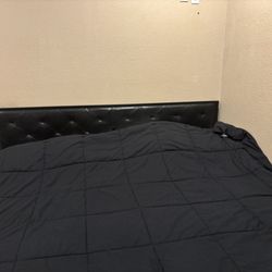 Black King Size Bedframe 