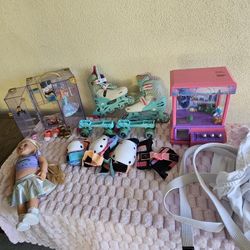 PERFECT GIFT FOR CHRISTMAS TOYS EVERYTHING YOU SEEN IN THE PICTURE INCLUDING IN VERY GOOD CONDITION NICE AND CLEAN FOR ANY QUESTION TEXT ME PLEASE HAB