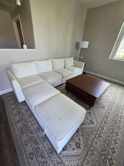 Modern White Sectional Sofa – Great Condition