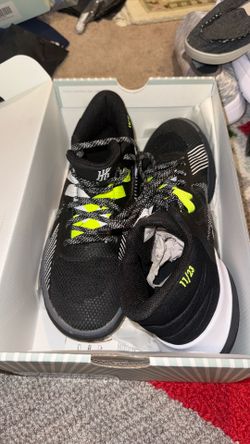 Size 9.5 - Nike Kyrie Flytrap 5 Black Cool Grey