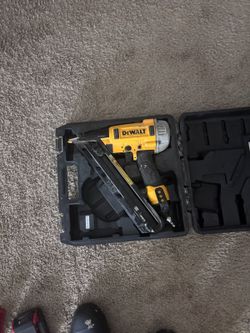 DeWalt Framing Nailer with Case