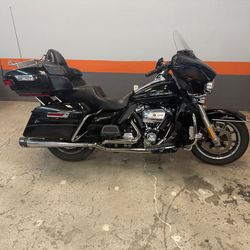 2017 Harley-Davidson FLHTK Ultra Limited 