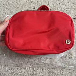 Rare Color ~ Lululemon Everywhere Belt Bag in Dark Red and Gold