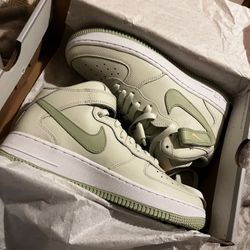 AF1