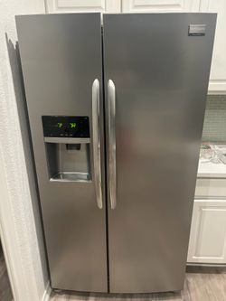 Frigidaire Gallery Refrigerator/Freezer