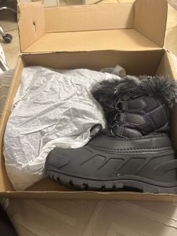Snow boots,black&purple size 2 in kids