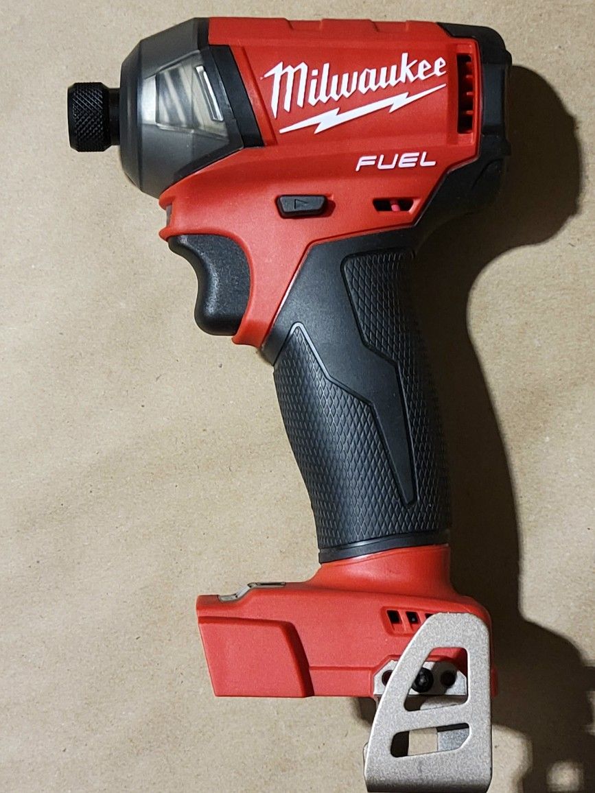 Milwaukee M18 FUEL 1/4 Hex Surge Impact Driver 