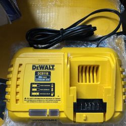 Dewalt Fast Charger DCB118