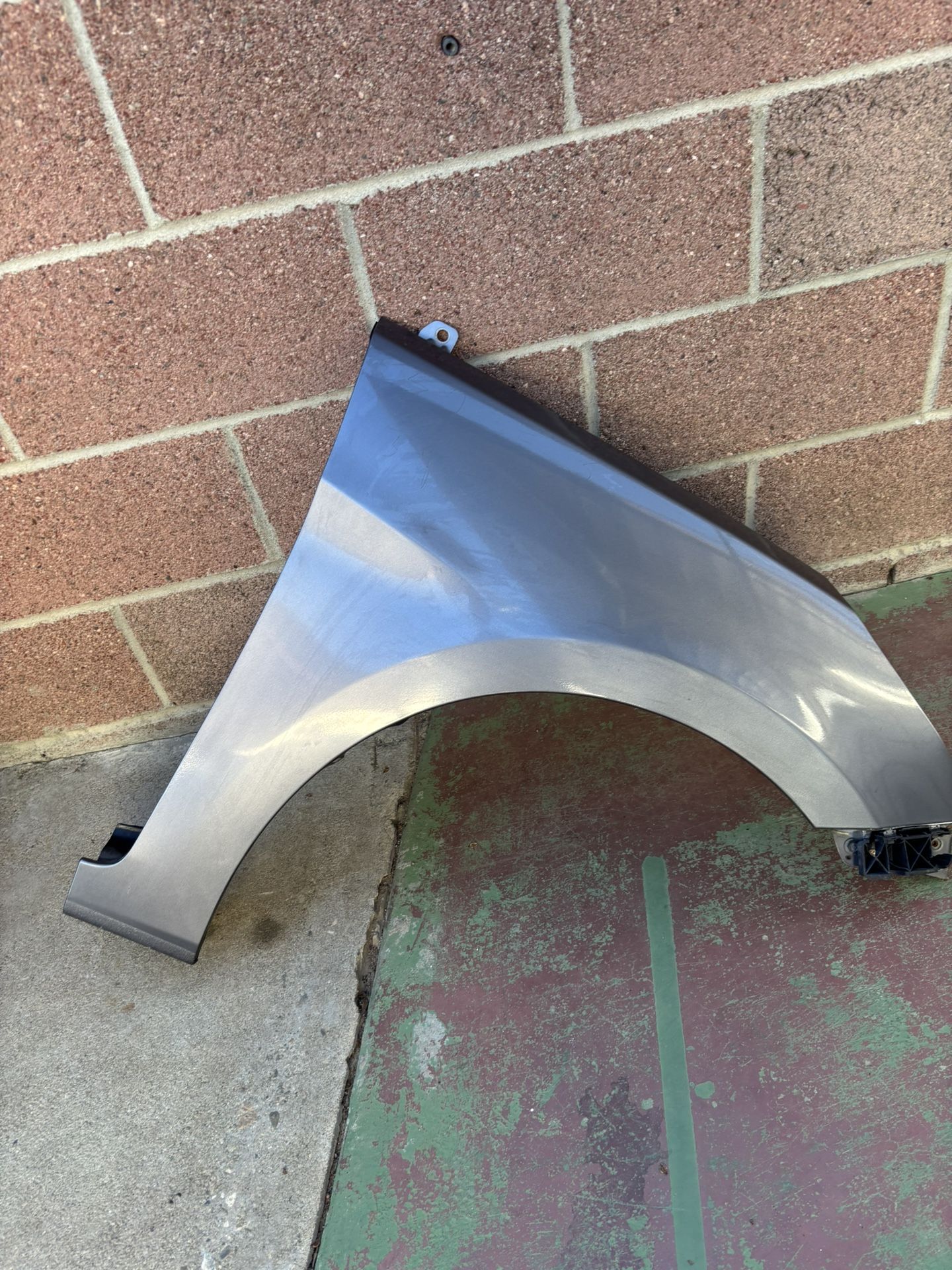 2012-2017 HYUNDAI ACCENT RIGHT FENDER CHARCOAL COLOR SMALL SCRATCH OEM.