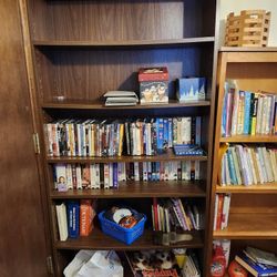 Shelves / Bookcases