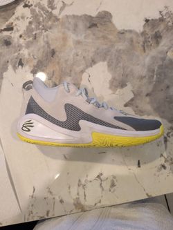 Under Armour Curry 3Z 25 SDE Basketball Shoes - Gray/Yellow
