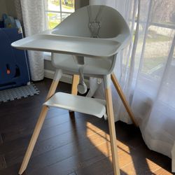 Stokke Clikk High Chair With Cushion attachment- Gray