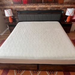 Moving Sale – King Size 10” Hybrid Mattress (Memory Foam + Springs)