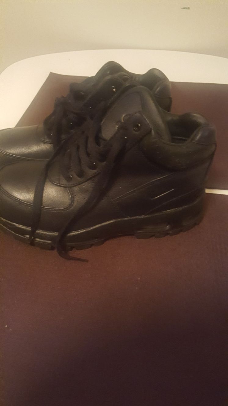 Nike Boots Boys size 6.5