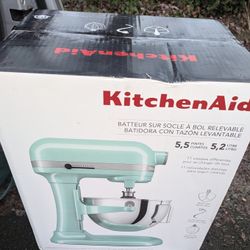 Kitchen Aid Tilt head Mixer 