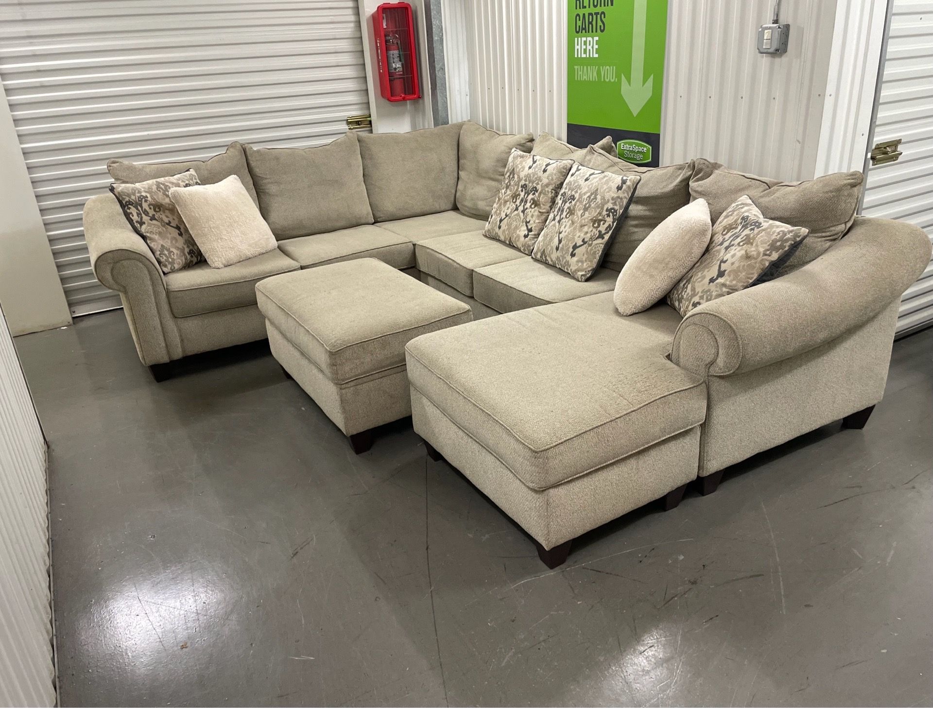 Free Delivery - Beautiful Sectional and Ottoman Set