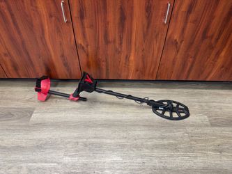 Minelab V10 metal detector
