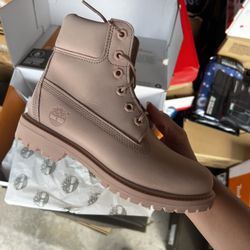 Timberland Women Boots Size 5-5.5