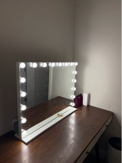 Vanity makeup mirror