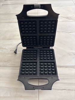 Bella Waffle Maker (4-Square) – Nonstick, Works Great