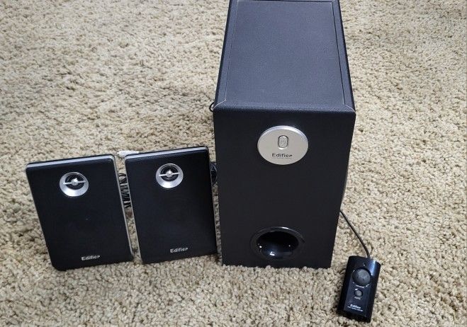Edifier M3300 2.1-Channel Multimedia Speaker System