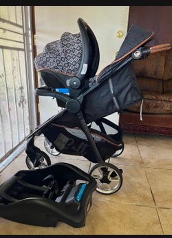 Beautiful ✨Stroller, car seat and base Travel system