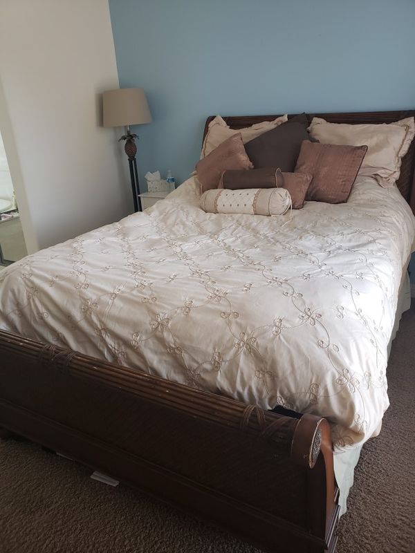 Queen size bed for Sale in Las Vegas, NV - OfferUp