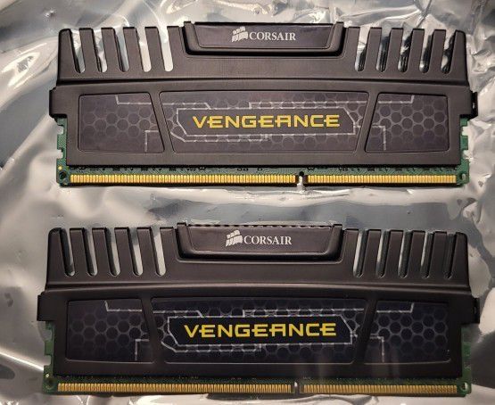 Corsair Vengeance 2X 8GB (16GB) 1600Mhz PC3 12800 1.5v