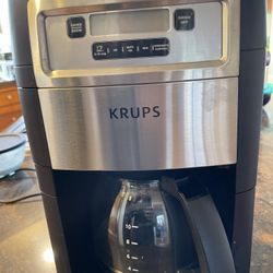 KRUPS Grind and Brew Auto-Start Maker with Builtin Burr Coffee Grinder,  10-Cups, Black for Sale in Bellevue, WA - OfferUp