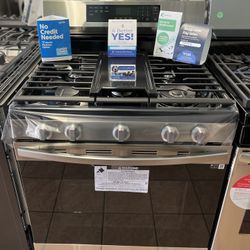 Samsung 6.0 Cu Ft Smart Gas Range With No Preheat Air Fry & Convection