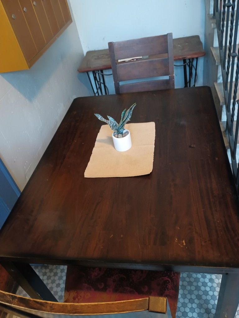 Dining Room Table With 4 Chairs