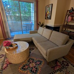Couch / Sectional with Chaise