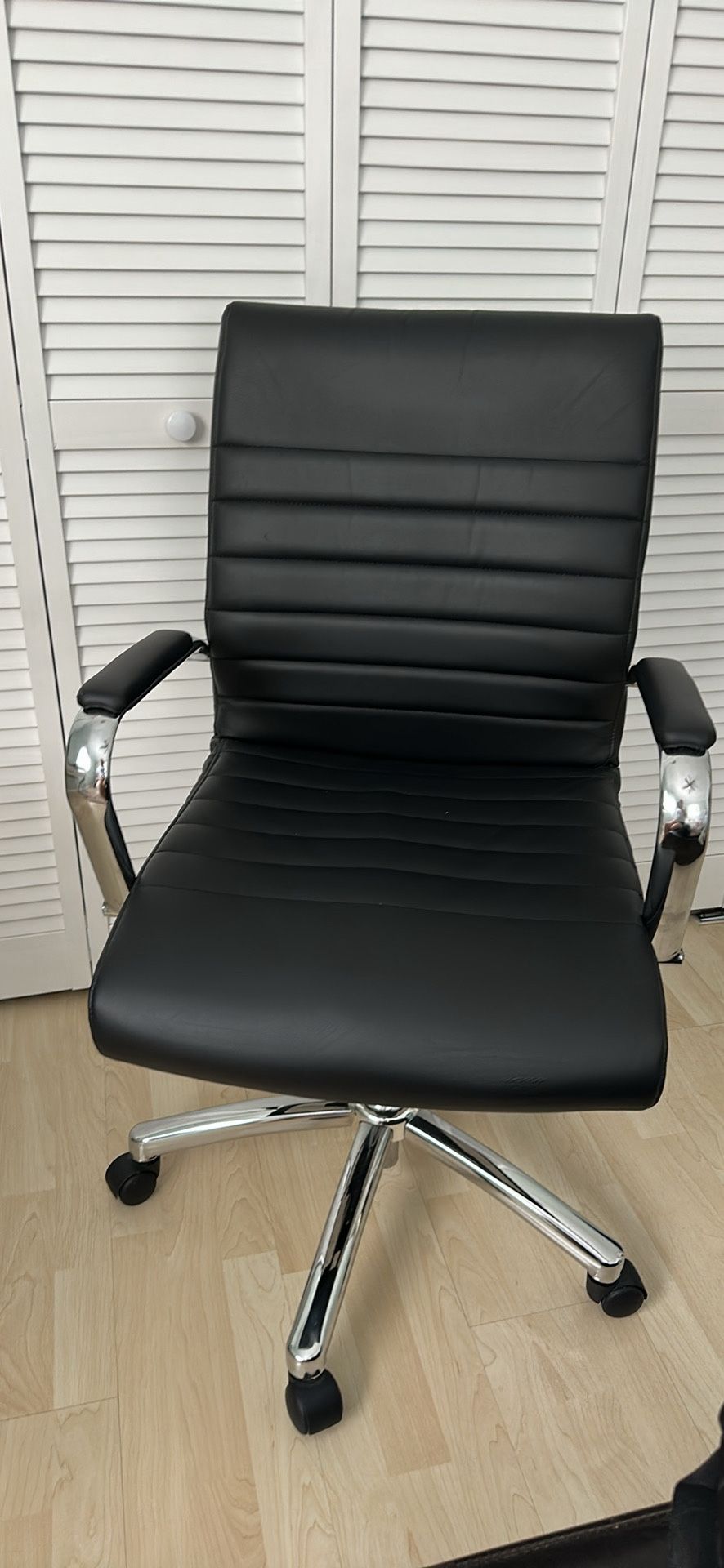 Realspace® Modern Comfort Winsley Bonded Leather Mid-Back Manager Office Chair, Black/Silver