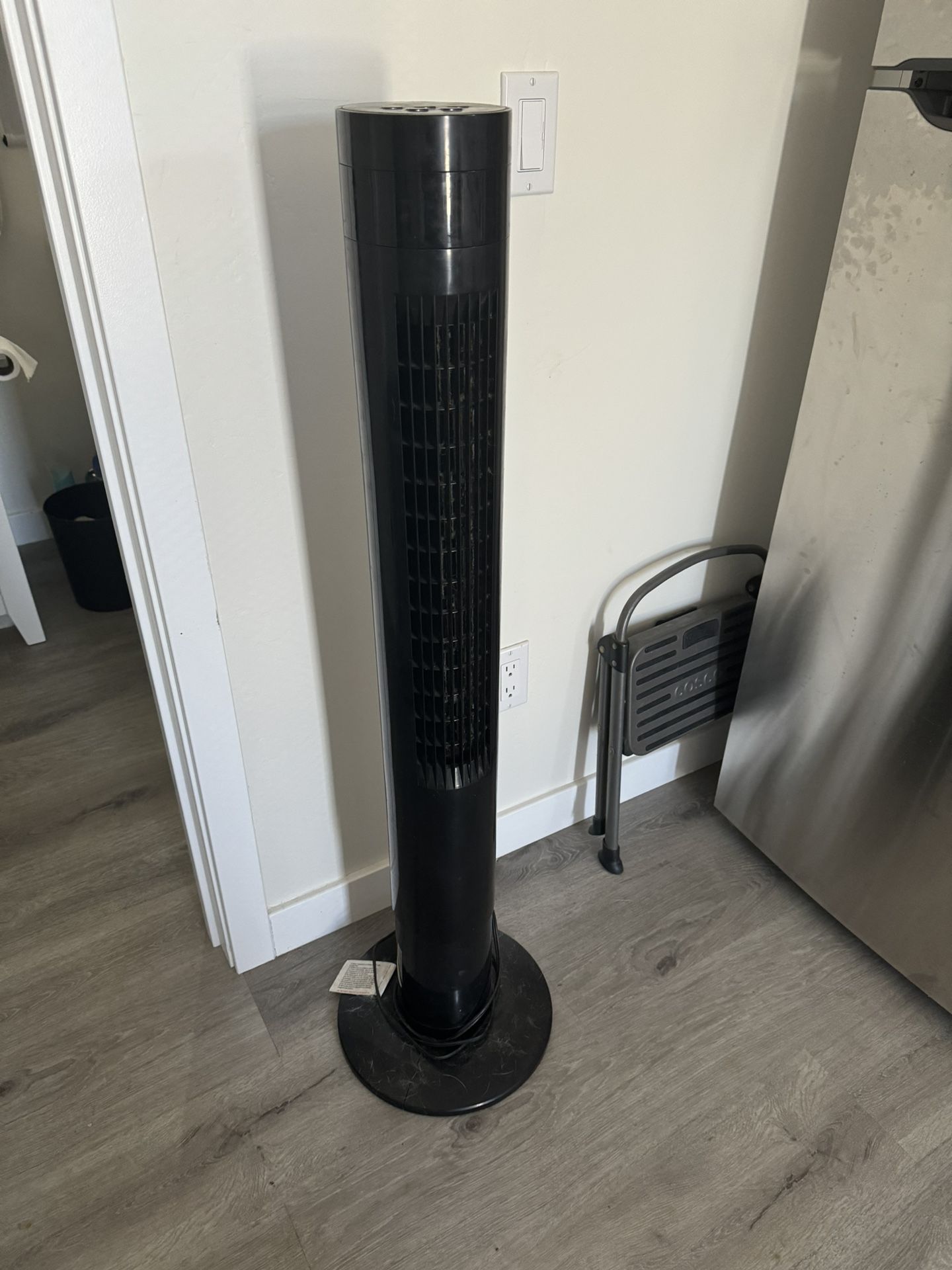 Oscillating Tower Fan With Remote, Three Speeds And Setting