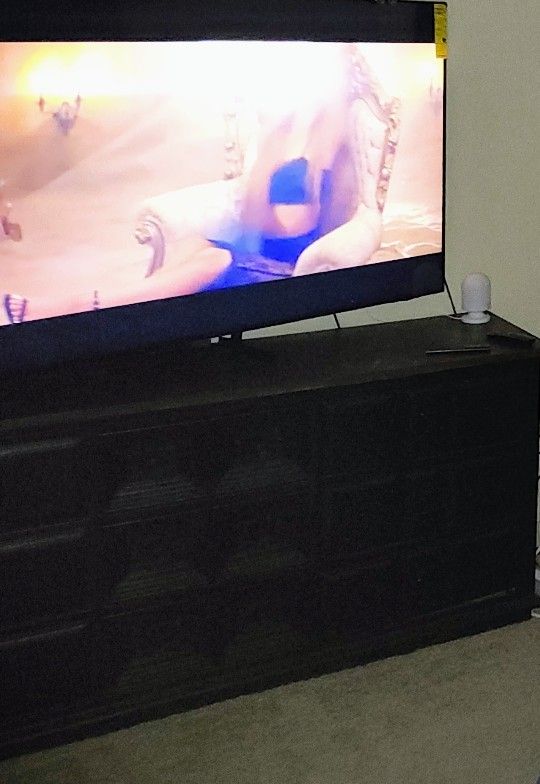 Black Dresser And Nightstand 