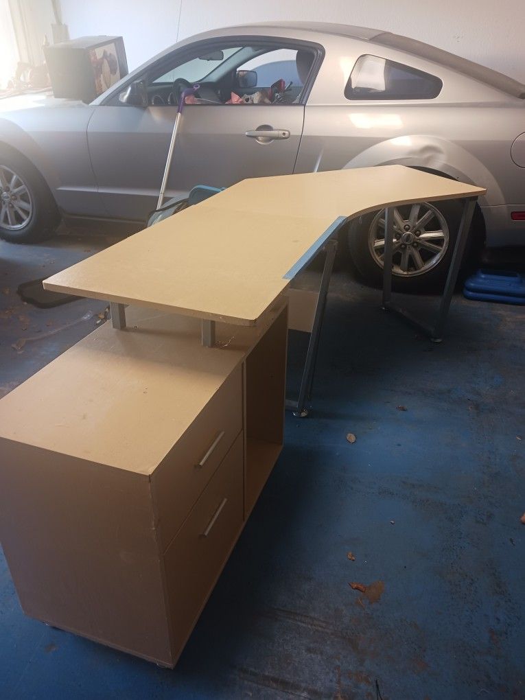 Work Desk Needs To Be Assembled