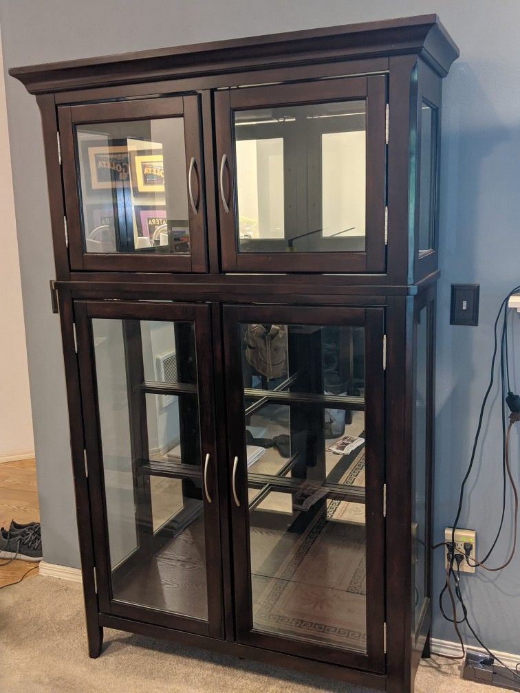 China/Curio  Cabinet