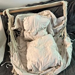 Hanging Chair 